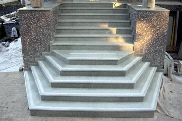 как сделать входную бетонную лестницу 