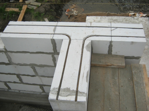 Пример устройства армирования в стенах из газосиликатных блоков