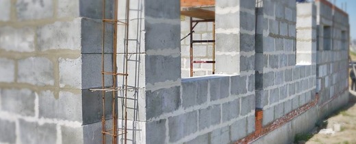 Оштукатуривание стен из полистиролбетонных блоков 