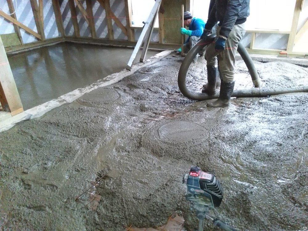 Для того чтобы существенно облегчить бетонную стяжку, можно использовать перлит или керамзит 