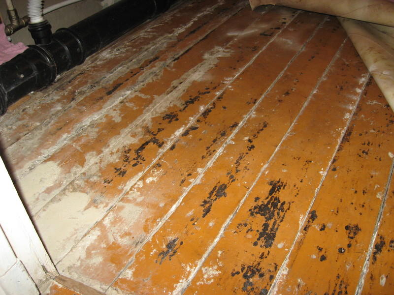 Собственное приготовление затирки щелей в полу является очень экономичным методом, однако он не эстетически приятен и используется в основном в ветхом жилье либо на даче