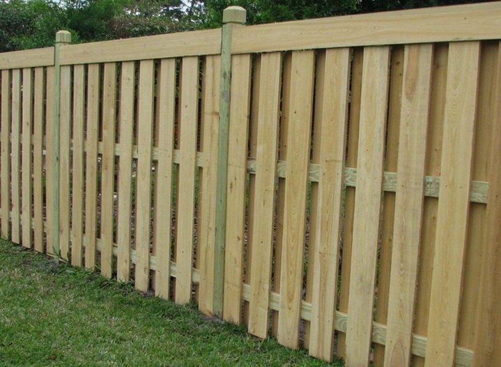 Качественный деревянный забор