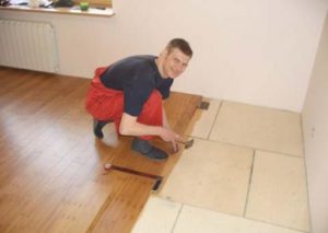 Как правильно укладывать ламинат на бетонный пол