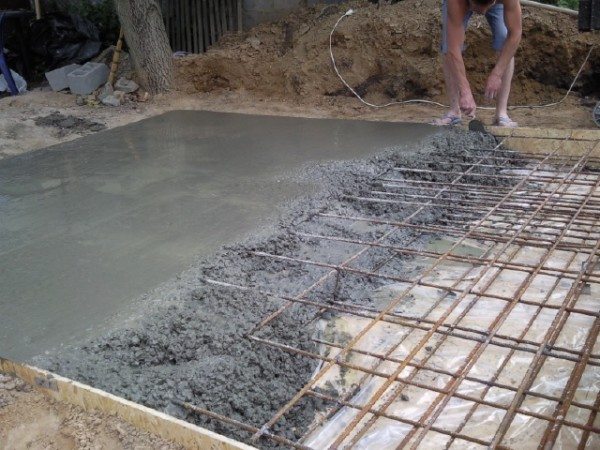 Создание бетонного перекрытия над подвалом
