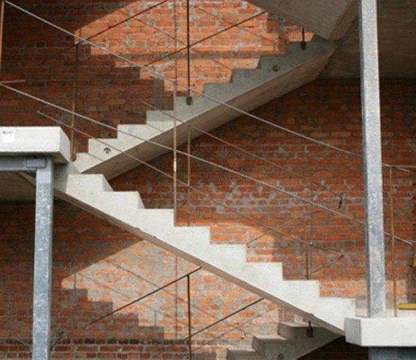 Железобетонные лестницы - красивый и практичный архитектурный элемент
