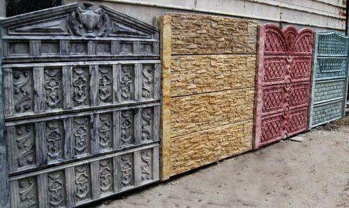 Забор из керамзитобетонных блоков может имитировать любой натуральный материал.