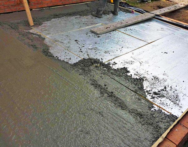 Как утеплить бетонный пол в квартире